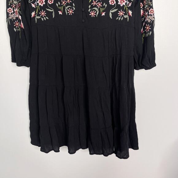 Francescas Blue Rain Medium Black Floral Embroidered V Neck Tiered Dress Crepe - Picture 4 of 10